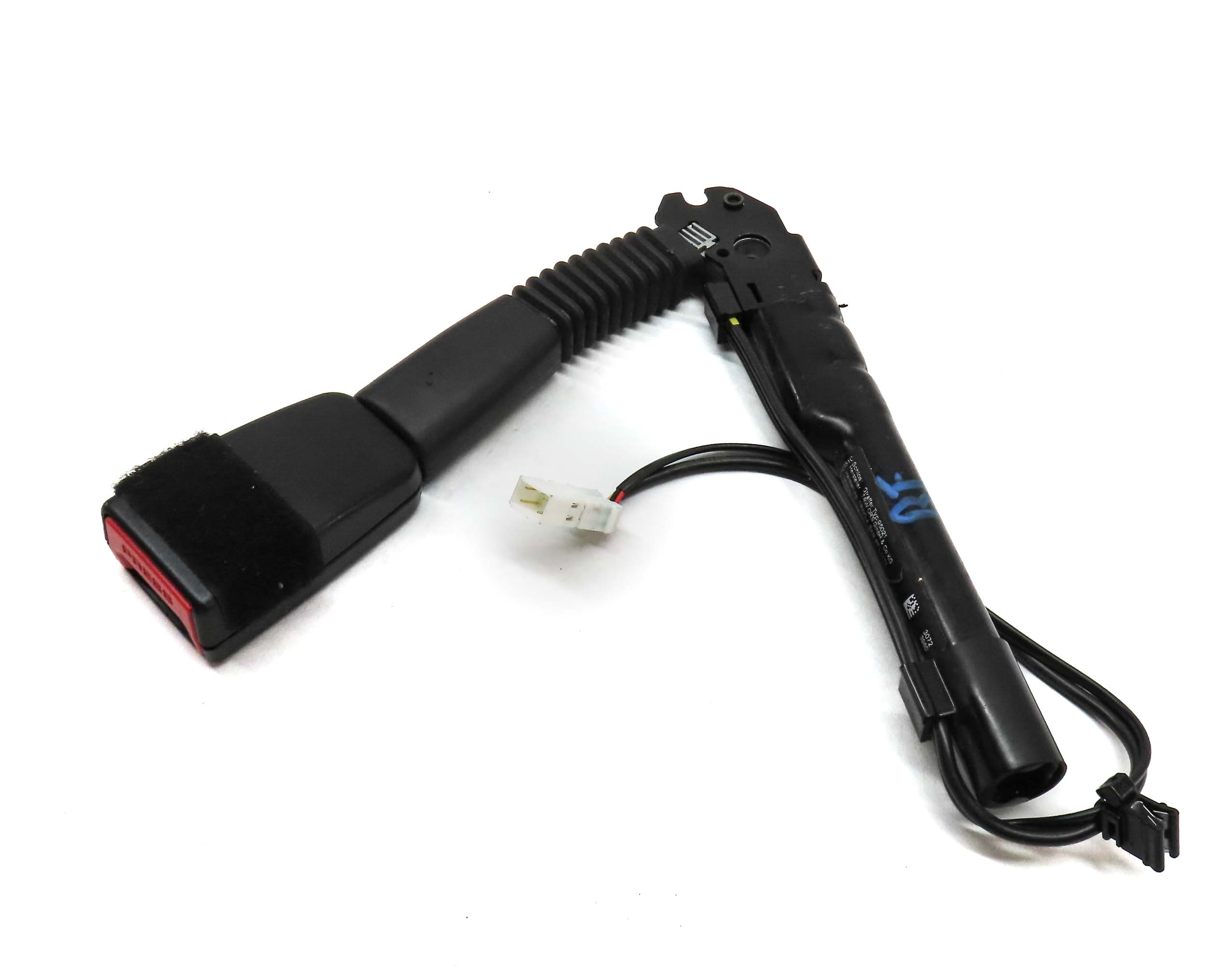 12-19 BMW 2 3 4 M3 (F22 F32 F33 F34 F36) FRONT RIGHT PASSENGER SEATBELT RECEIVER — exact item pictured